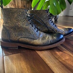 Men's Embossed Leather Boots - Brown